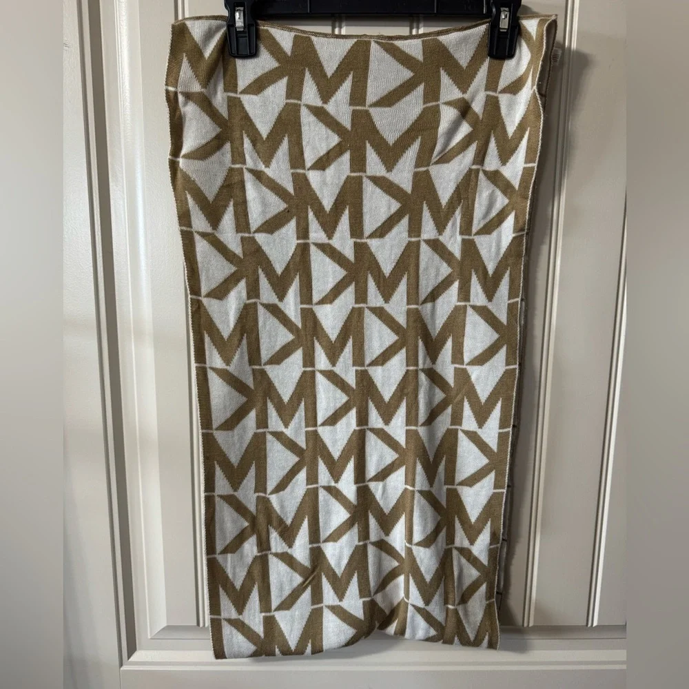 MICHAEL KORS 🌟 Reversible Infinity Scarf - Cream, White, Tan (OS)
